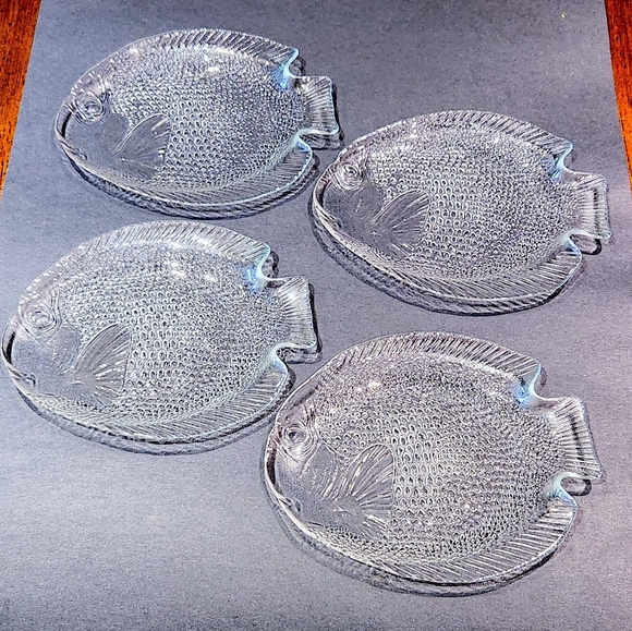 Fish Plate clear glass from France. - Picture 3 of 9